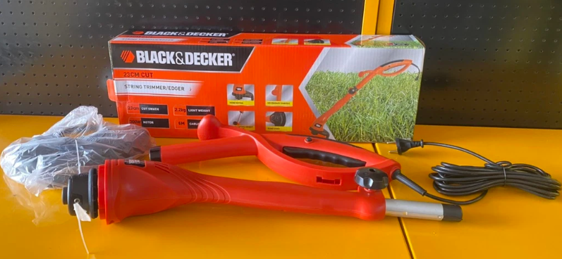 Black&Decker GL300 sở hữu thiết kế gọn gàng, đẹp mắt