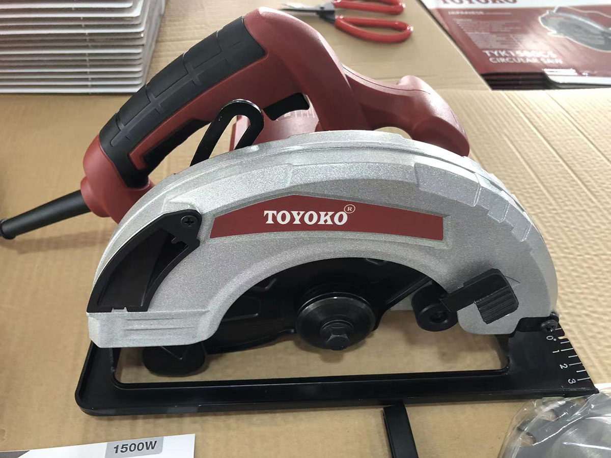 Máy cắt gỗ Toyoko TYK1500CS