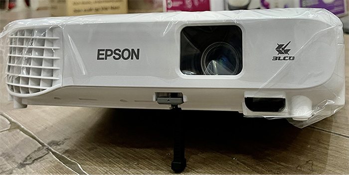 Epson EB-E01