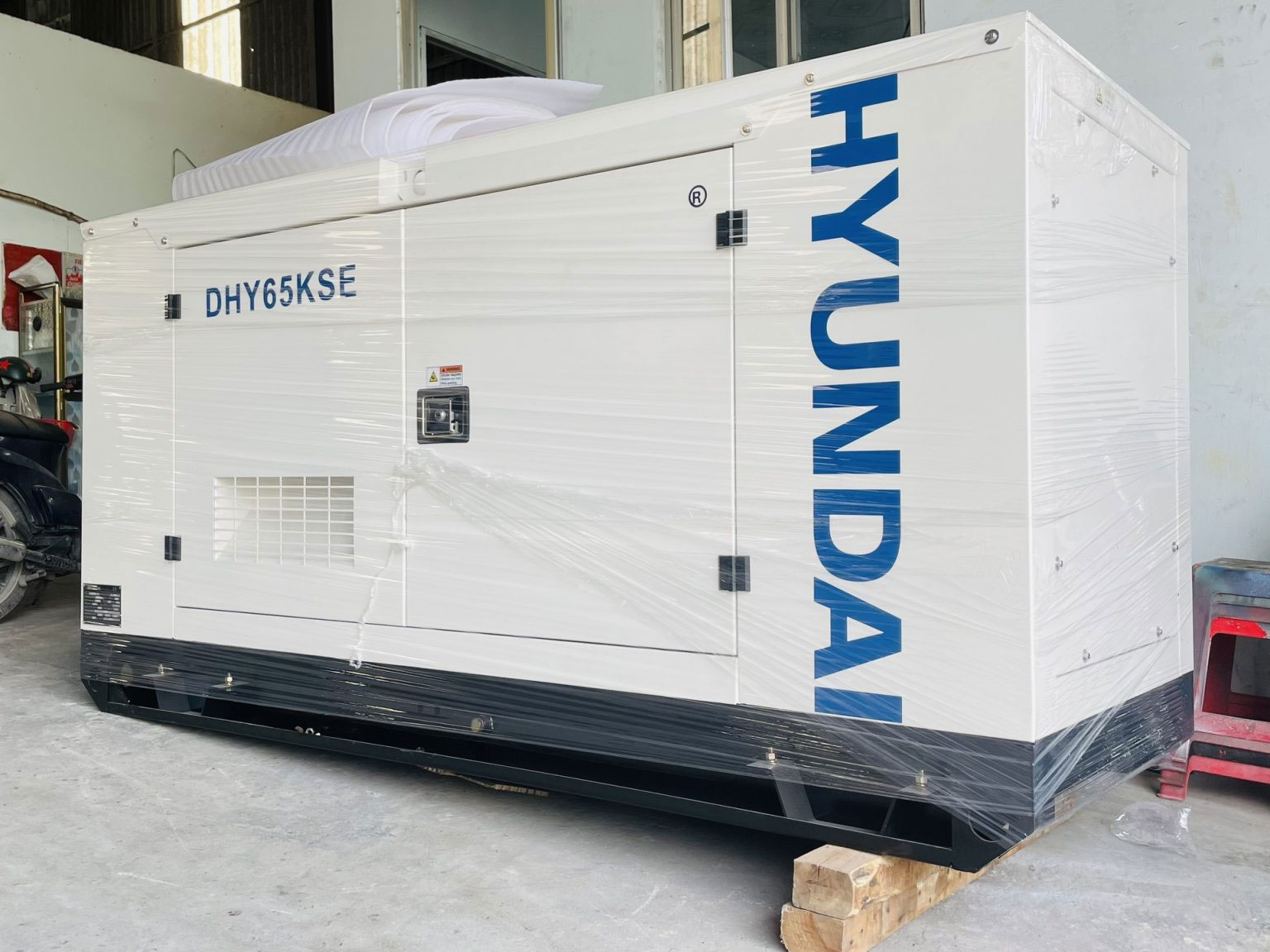 Máy phát điện Hyundai 60kVA DHY65KSE