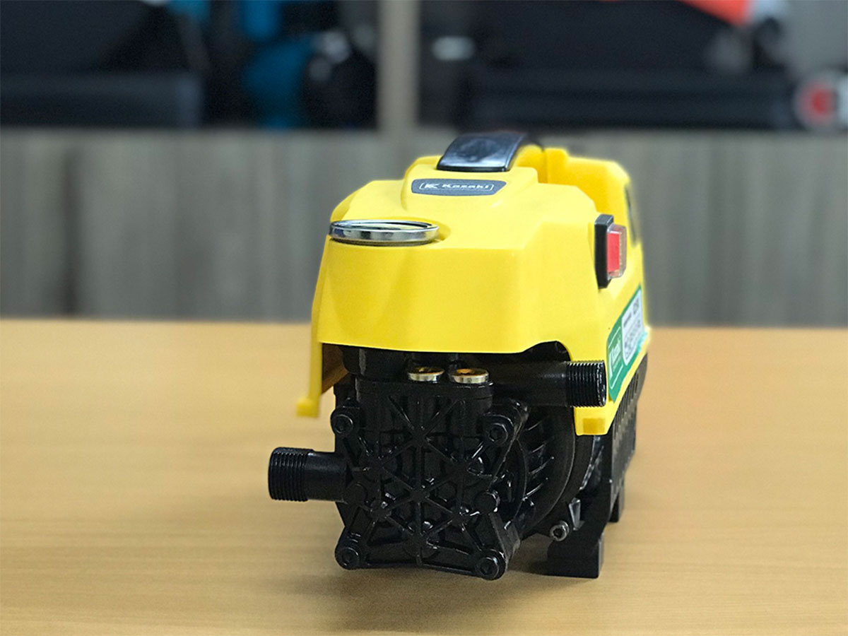 Máy rửa xe Kazaki  