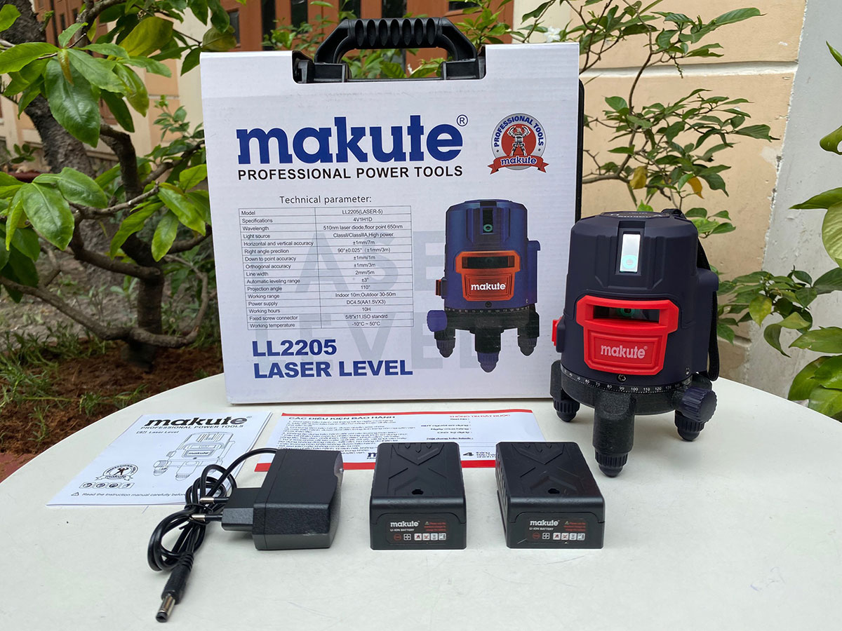 Máy cân mực Laser 5 tia xanh Makute LL2205