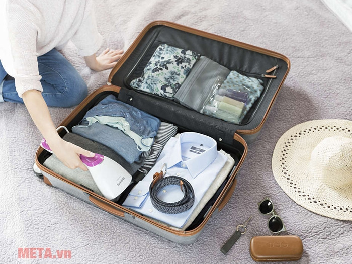 Bàn là hơi nước cầm tay Philips GC350/40