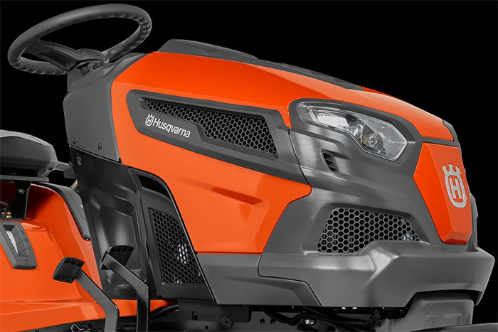 Xe cắt cỏ làm vườn Husqvarna TS 138L