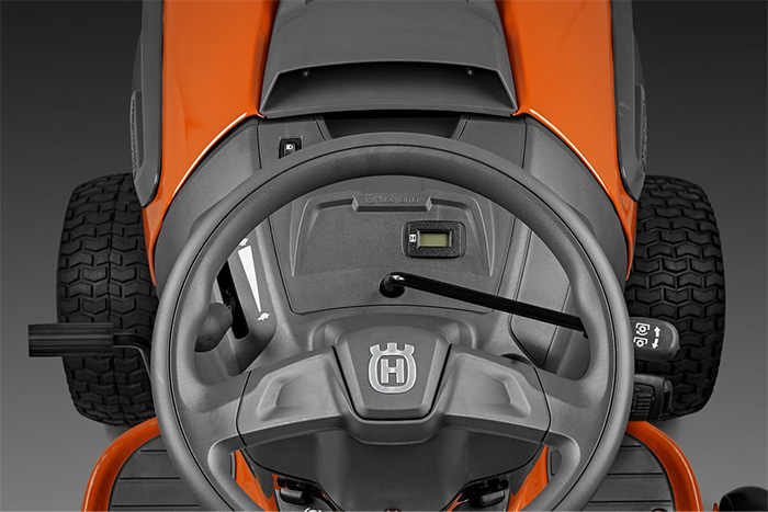 Xe cắt cỏ làm vườn Husqvarna TS 138L
