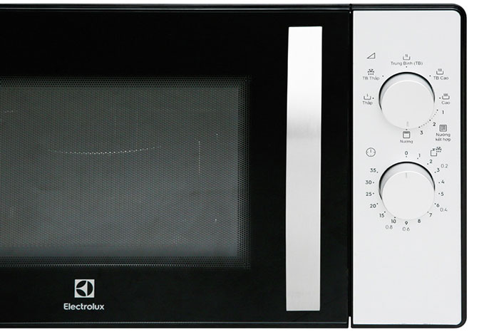 lò vi sóng Electrolux EMG23K38GB có bảng điều khiển dễ sử dụng