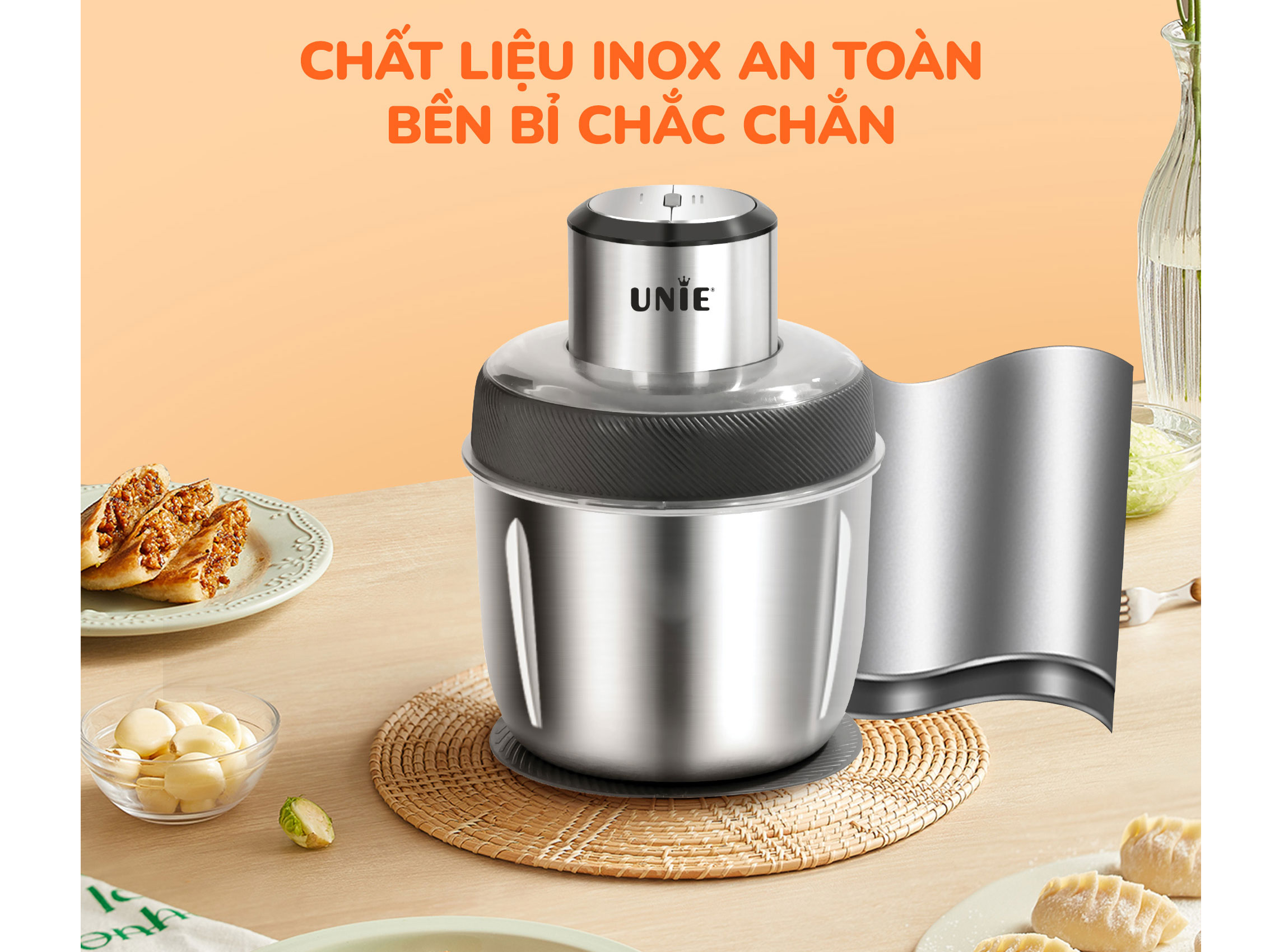 Máy xay thịt Unie UE226 sở hữu thiết kế gọn gàng