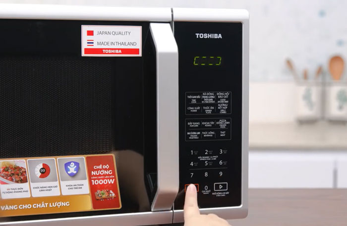 lò vi sóng Toshiba ER SGS23 có tính năng khóa trẻ em