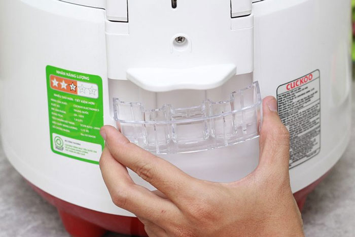 nồi cơm điện Cuckoo CR 1055b 1,8L có khay hứng nước tiện dụng