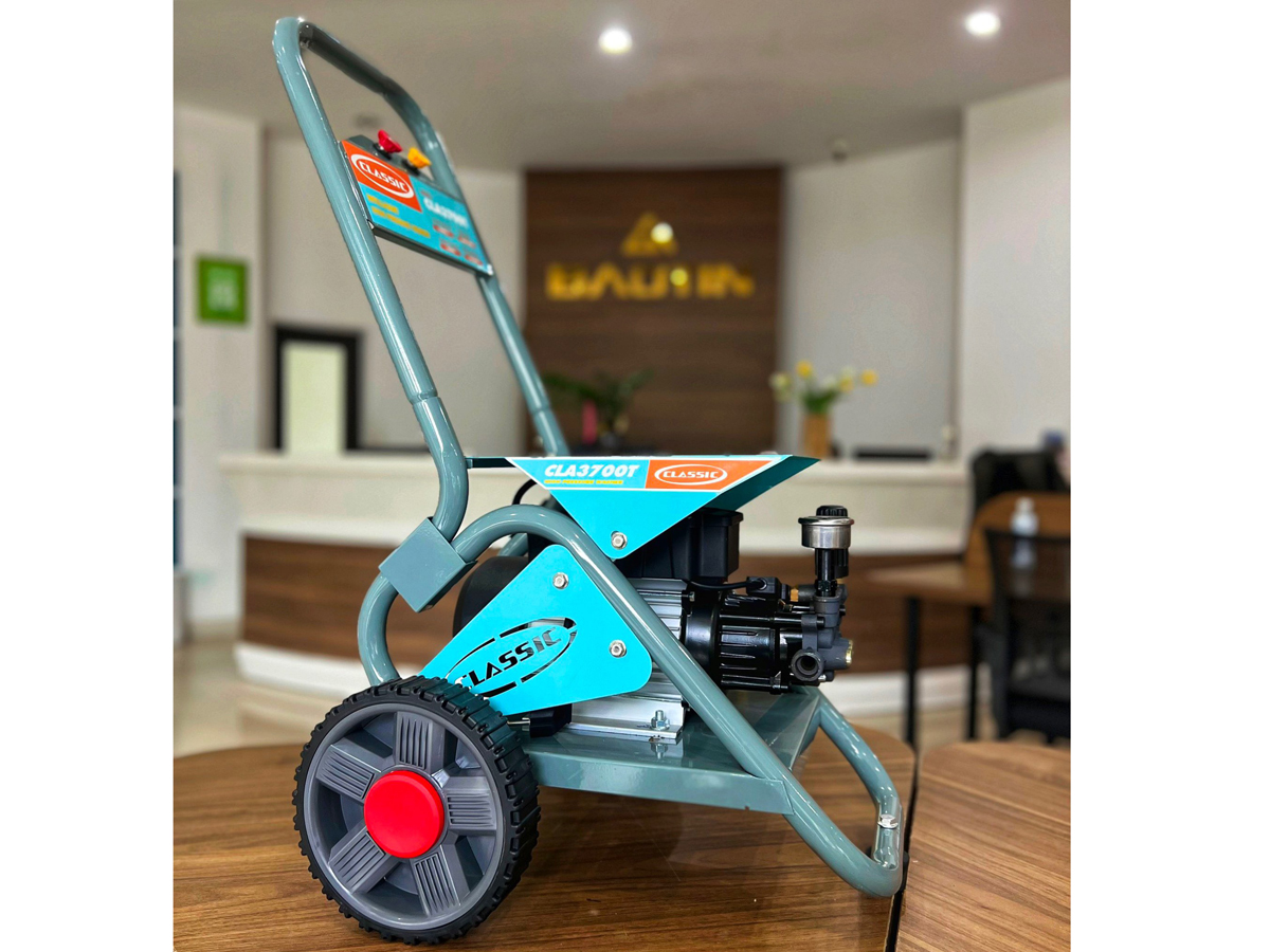Máy rửa xe 