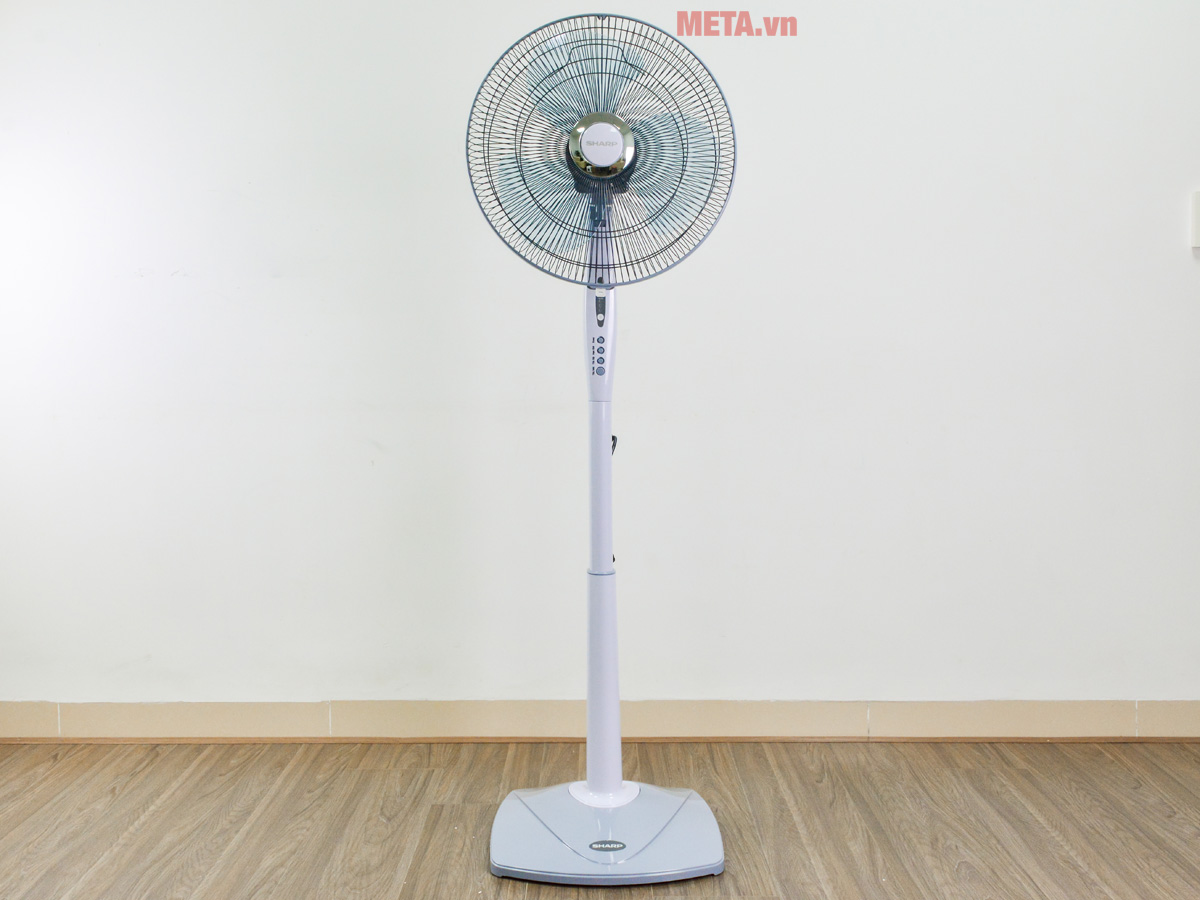 Thân quạt PJ-S40RV vững chắc, có thể thay đổi chiều cao