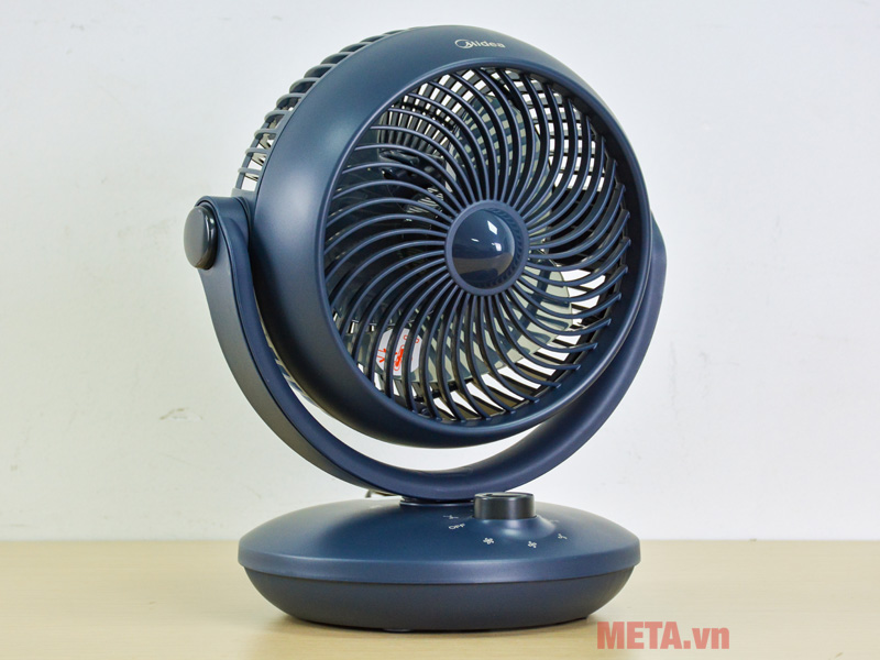 Quạt tuần hoàn Midea MFT060M0BPBH đặt trên bàn