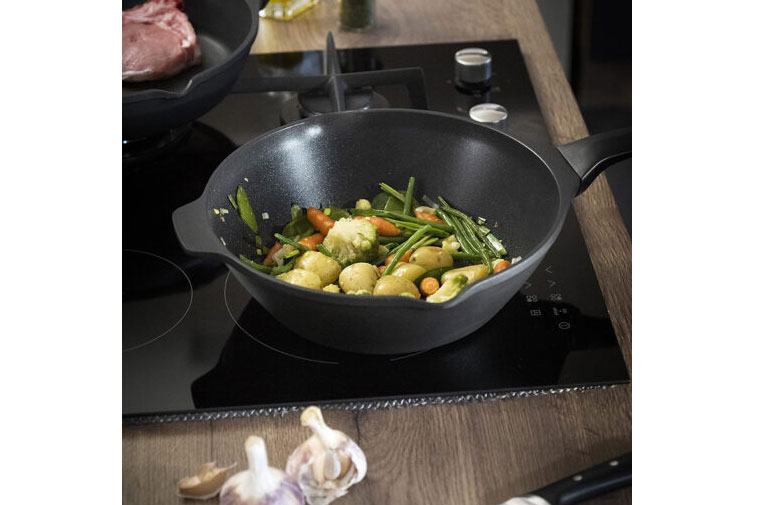 Chảo đúc sâu lòng Tefal Robusto 28cm (E2491944)