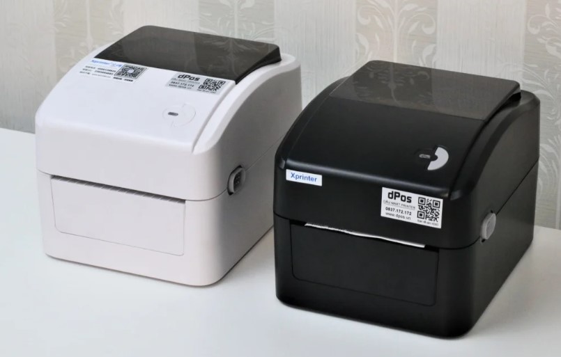 Máy in tem mã vạch Xprinter XP 420B có 2 màu đen và trắng