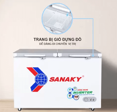 Bên trong ngăn tủ đông VH-3699A4K có giỏ chứa đồ