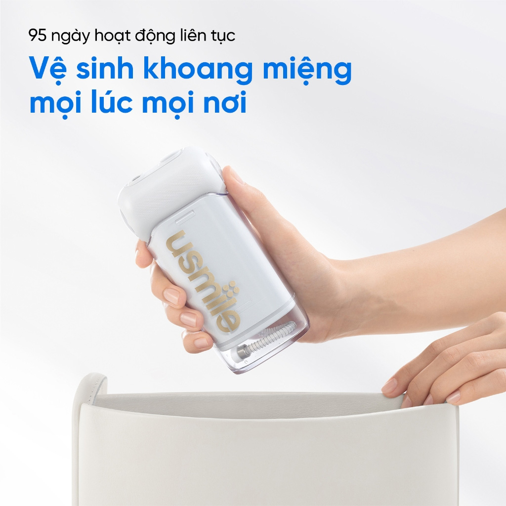 Máy tăm nước sóng siêu âm Usmile C10 với thiết kế gấp gọn tiện lợi, linh hoạt