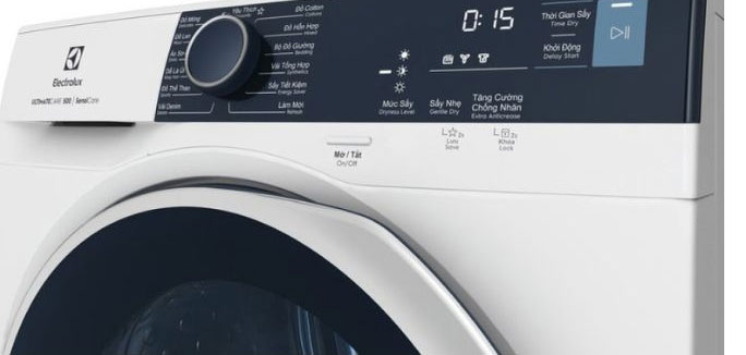 Bảng điều khiển của máy sấy ngưng tụ Electrolux EDC804P5WB 