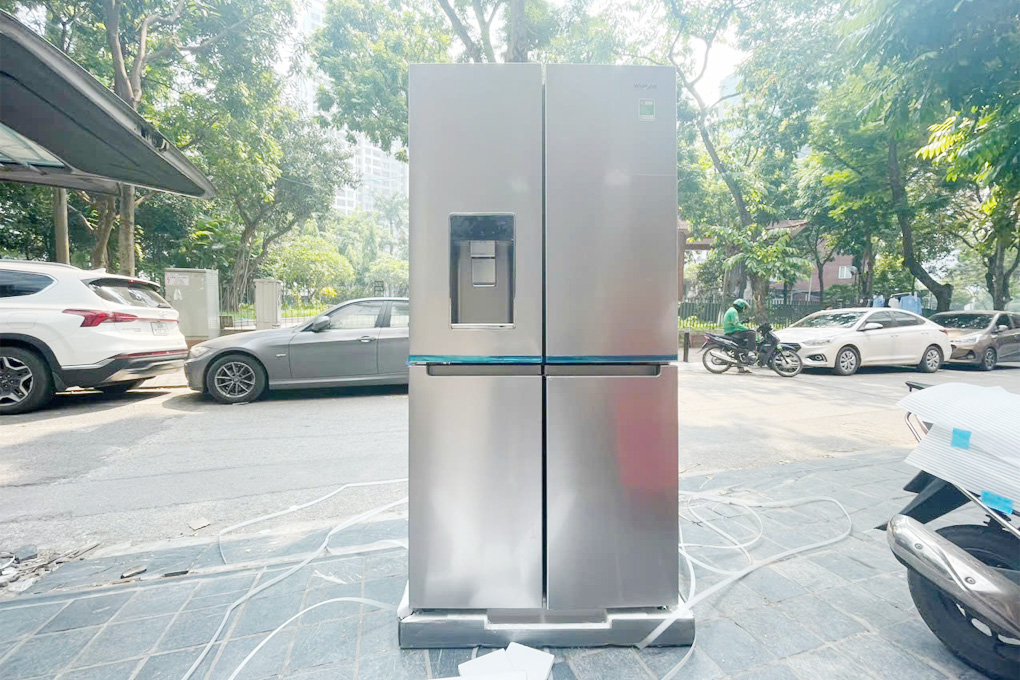 Unbox tủ lạnh Whirlpool WFQ590WSSV