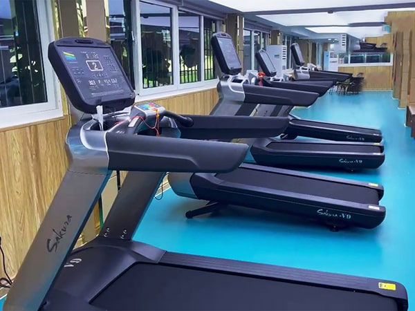 Máy chạy bộ phòng Gym  