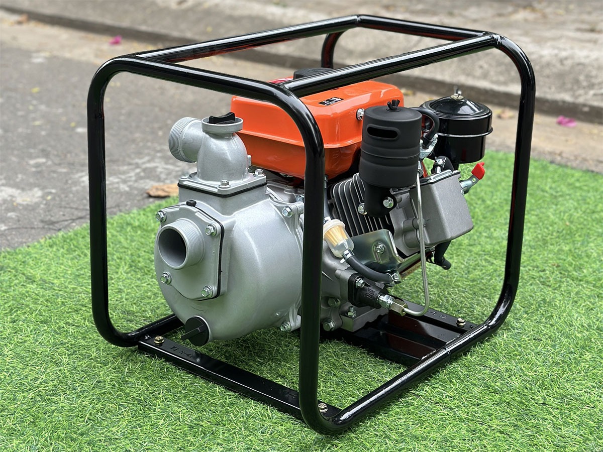 Máy bơm nước diesel Kabuto KBT50D