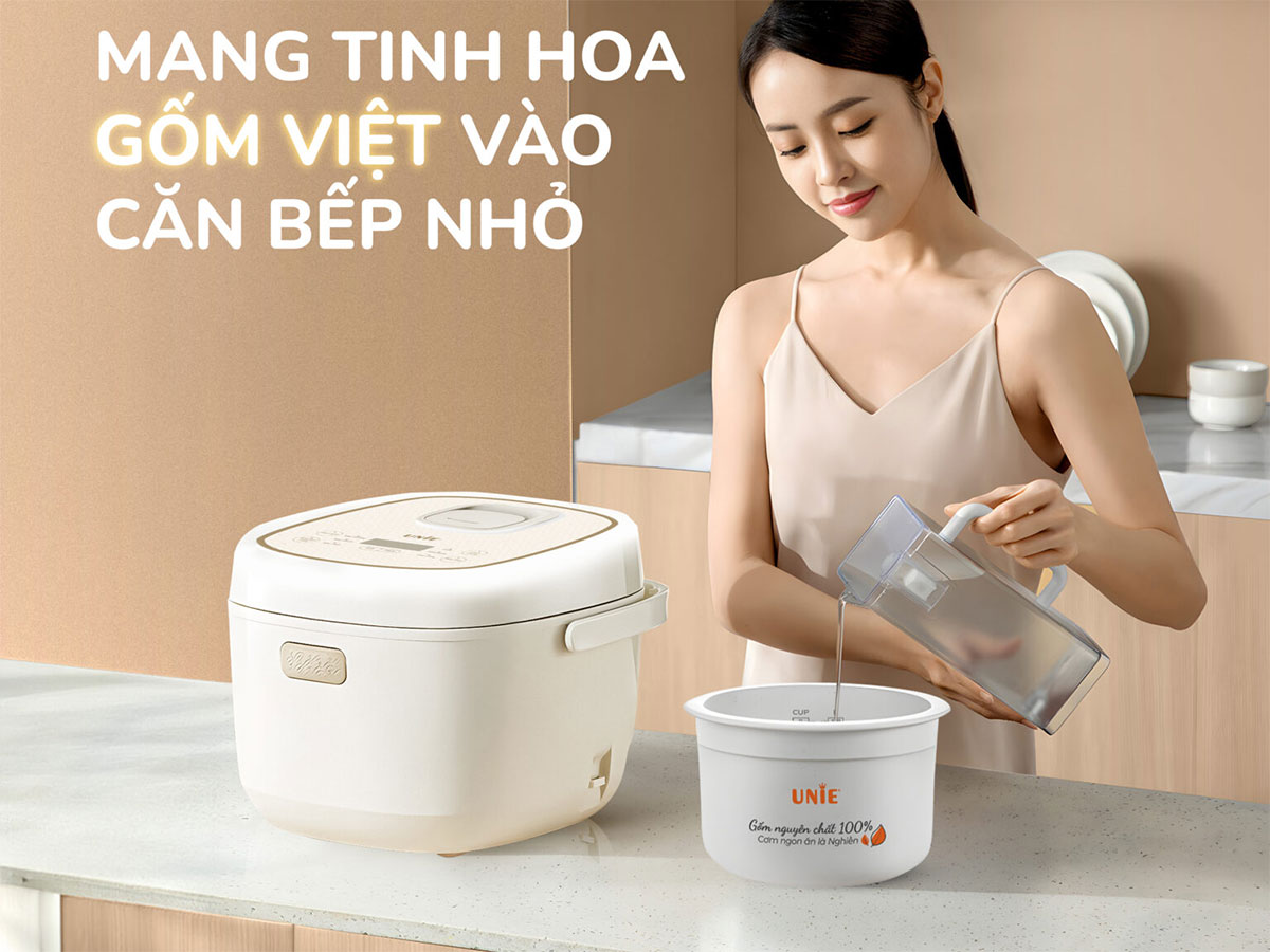 Nồi cơm điện lòng gốm Unie URC818