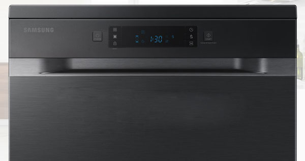 máy rửa chén Samsung DW60CG550FSGSV có bảng điều khiển dễ sử dụng