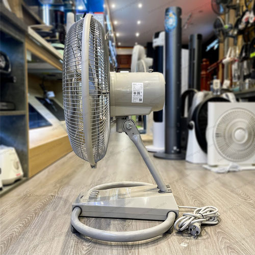 Quạt sàn quỳ Hatari IT22M1 có 3 tốc độ gió khác nhau