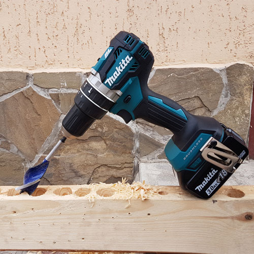 Máy khoan động lực dùng pin 18V Makita DHP484RFE được trang bị hộp số 2 cấp độ