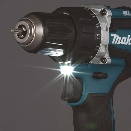 Máy khoan pin Makita DHP484RFE còn trang bị hệ thống đèn LED chiếu sáng tiện lợi