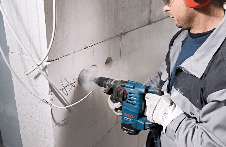 Máy khoan búa Bosch GBH 3-28 DRE có khả năng hoạt động mạnh mẽ