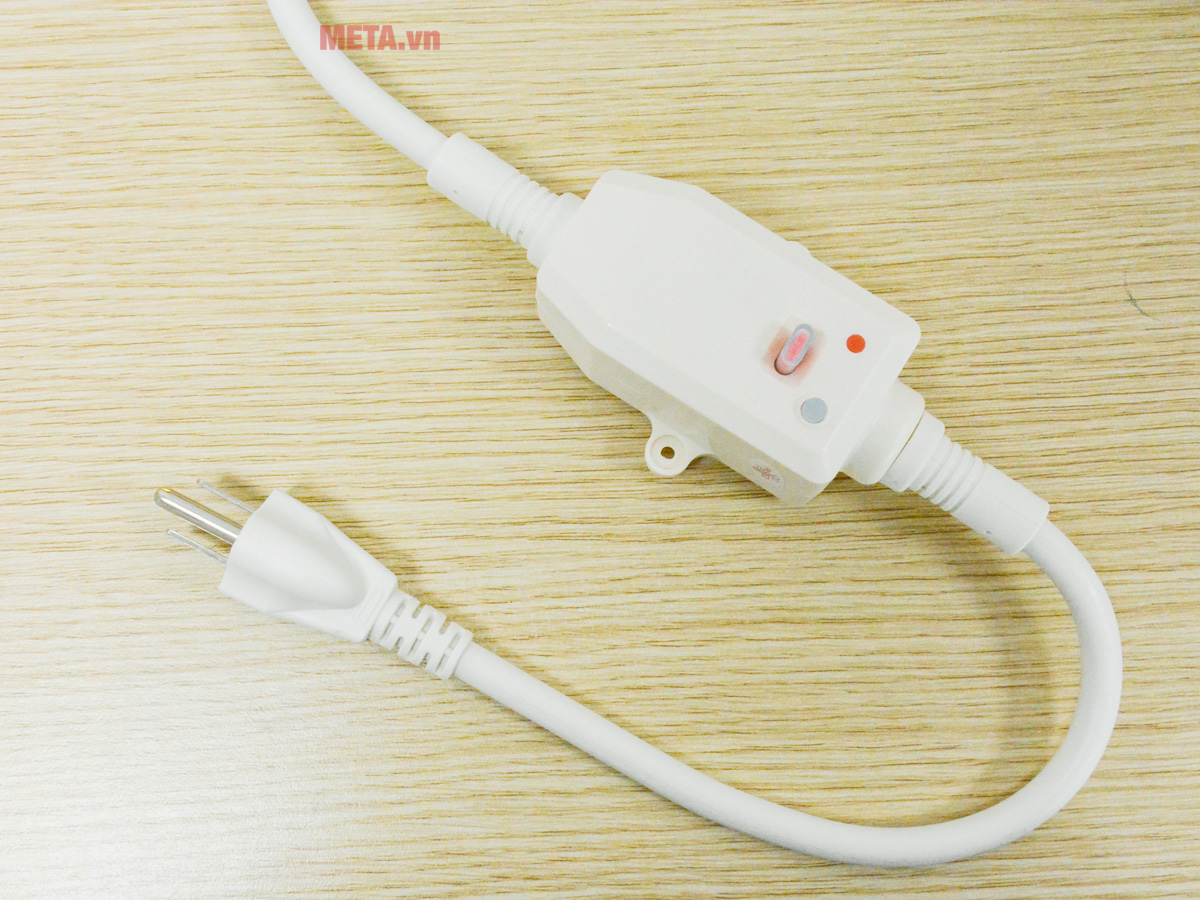 Bình nóng lạnh Ariston SLIM3 30 TOP Wifi VN trang bị cầu dao chống giật