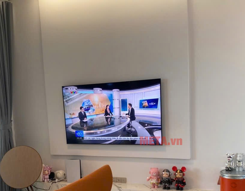 Lắp đặt tivi QA75Q60DAKXXV cho khách hàng