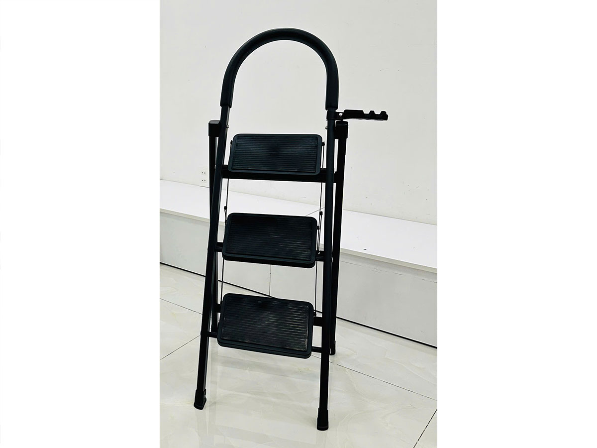 Thang ghế gia đình 3 bậc Sumika A303