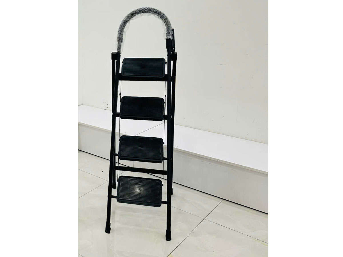 Thang ghế gia đình 4 bậc Sumika A304
