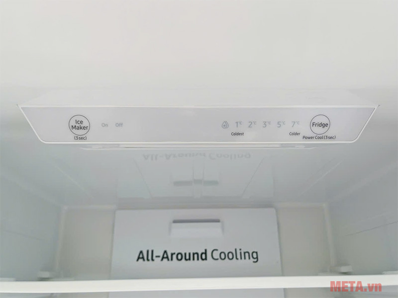 Tủ lạnh Samsung RB30N4190BU có bảng điều khiển nút nhấn dễ sử dụng