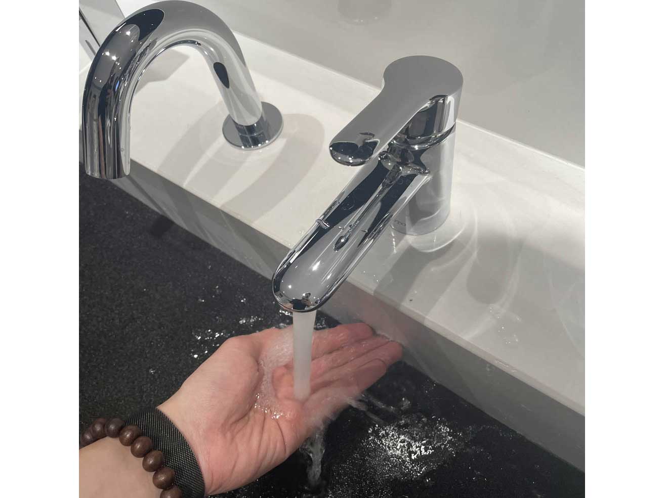 Vòi Lavabo lạnh Toto TVLC101NSR