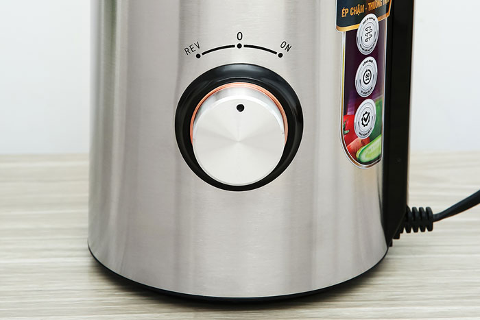 Máy ép chậm Mutosi MJ-SV522 có 2 tốc độ hoạt động