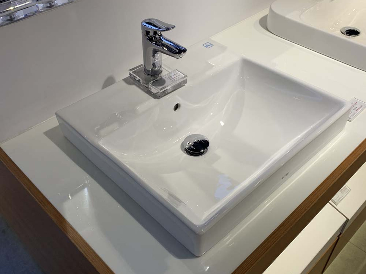 Chậu rửa Lavabo TOTO LT710CSR#XW đặt bàn