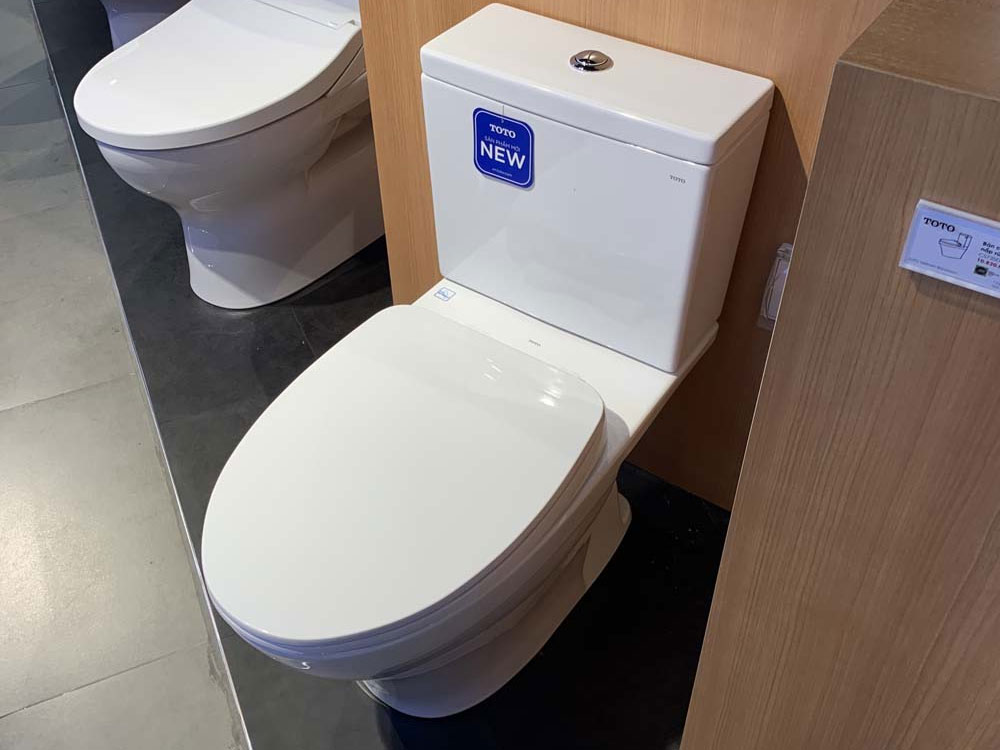 Bồn cầu 2 khối Toto 