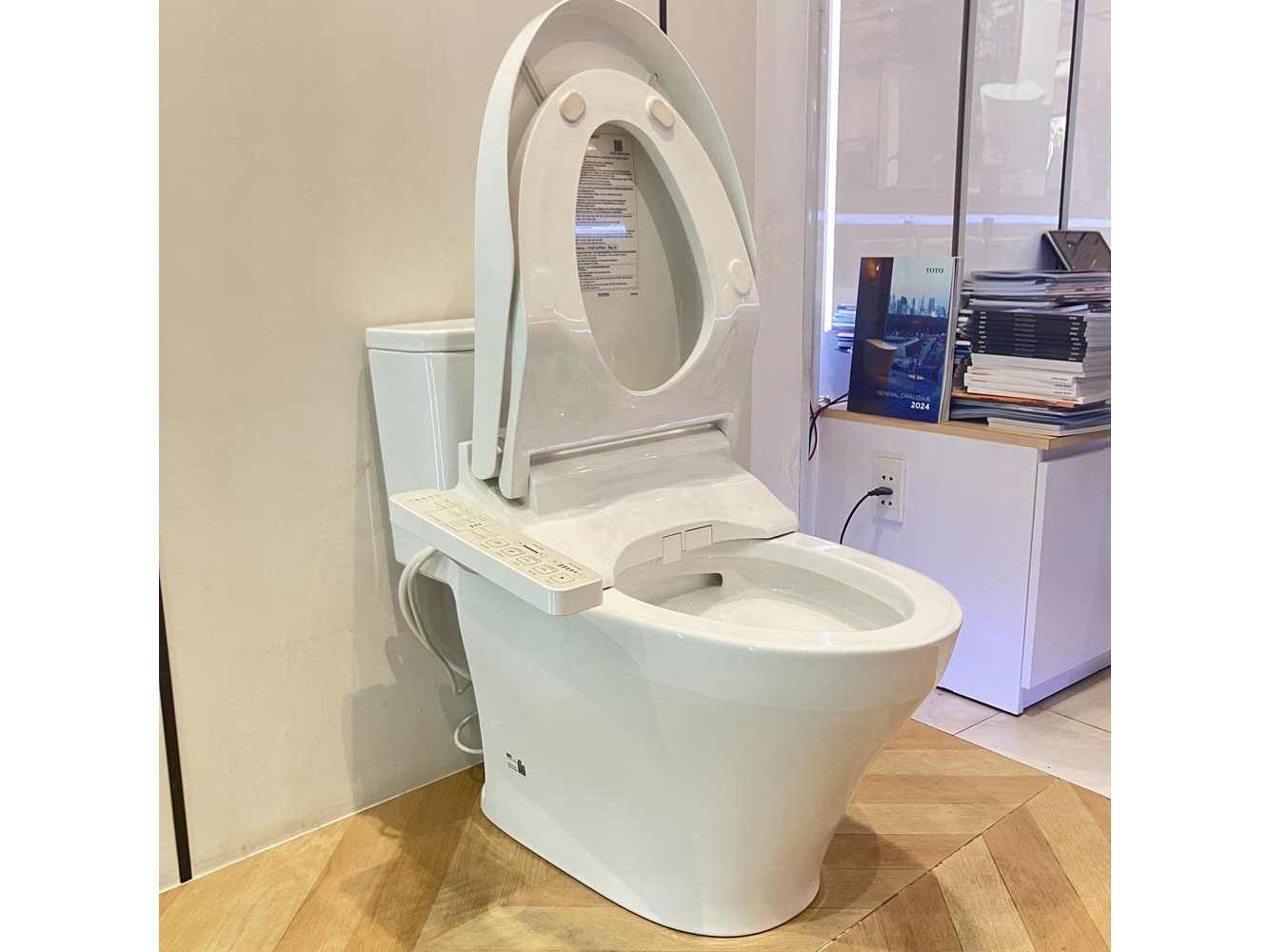 Bồn cầu điện tử Toto MS857DW16 nắp rửa Washlet TCF23410AAA C2
