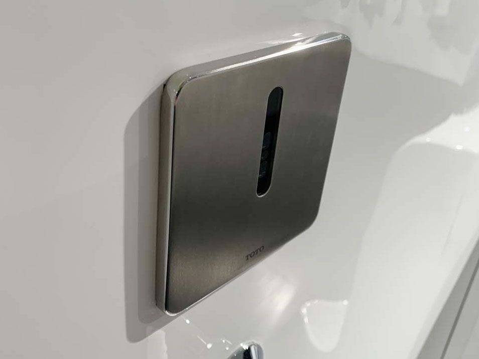 Van xả tiểu cảm ứng Toto  