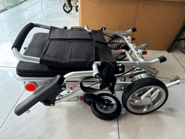 Xe lăn điện cao cấp Tama 6000F