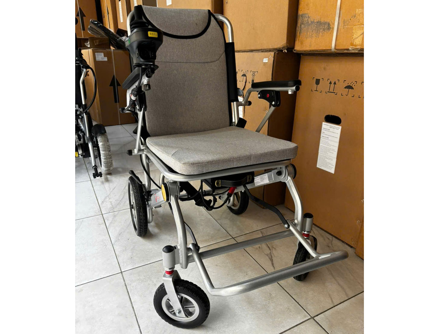 Xe lăn điện siêu gọn nhẹ Tama 6000