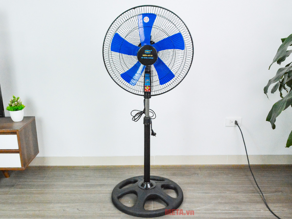 Quạt Điện Cơ 91 QĐ-CN450P5 sở hữu thiết kế đơn giản, gọn gàng