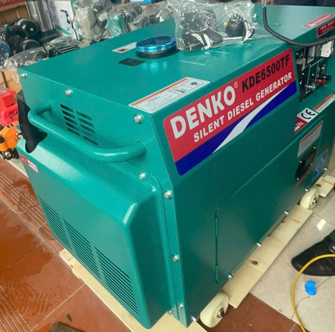 Máy phát điện chạy dầu Denko 