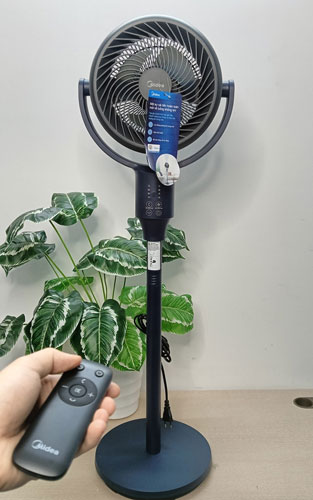 quạt tuần hoàn Midea MFS-070R0APBH có kiểu dáng hiện đại
