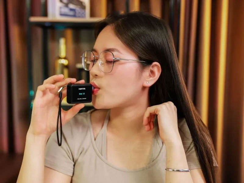 Máy đo nồng độ cồn  