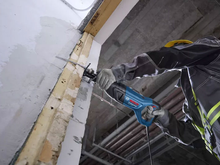 Máy cưa kiếm Bosch 