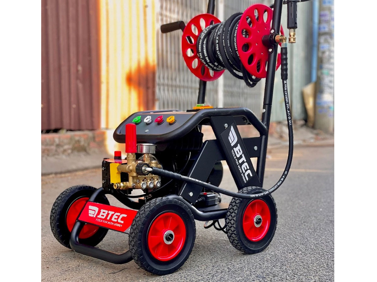 Máy rửa xe Btec BT3900VS