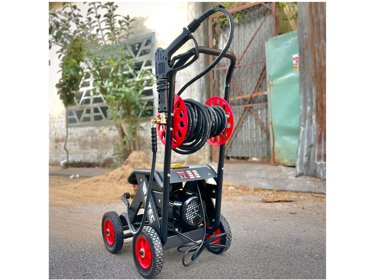 Máy rửa xe  
